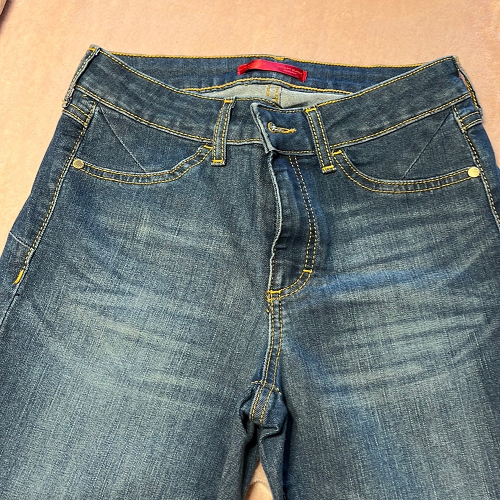 Jennifer Lopez jeans